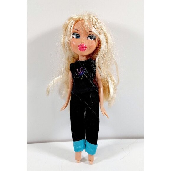 Bratz CLOE 10" Fashion Doll w/Braids Outfit Earrings  2001 MGA - Picture 1 of 2